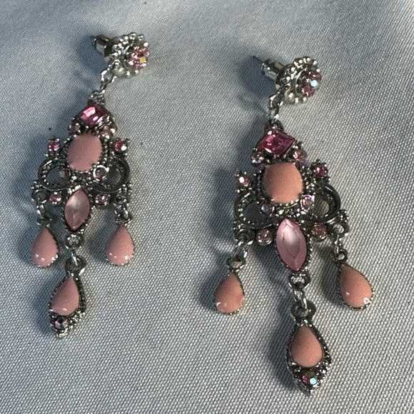 Silvertone pink enamel and rhinestone earrings - Picture 4 of 5